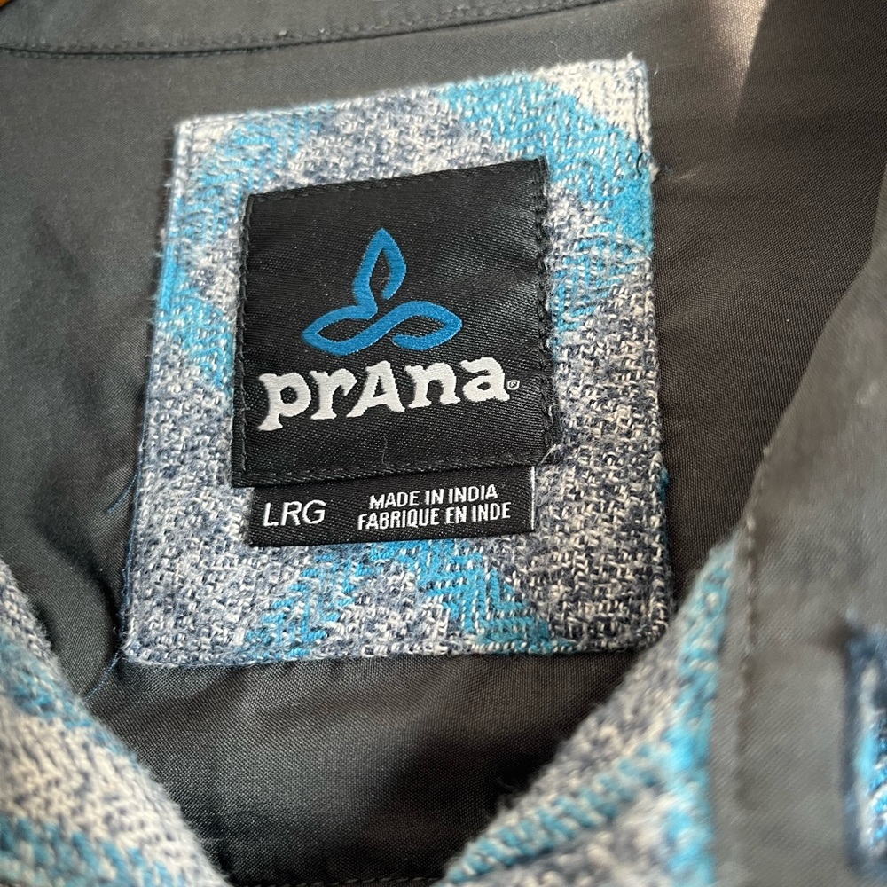 Prana Blue and Gray Textured Fabric Woodman Flannel Size Large - Picture 4 of 9